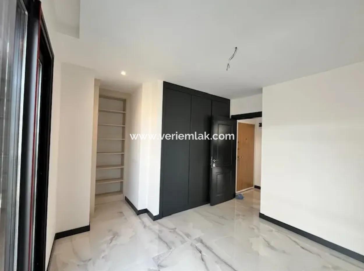 Brand New Apartments With Pool In A Complex In Seferihisar Karakayalar