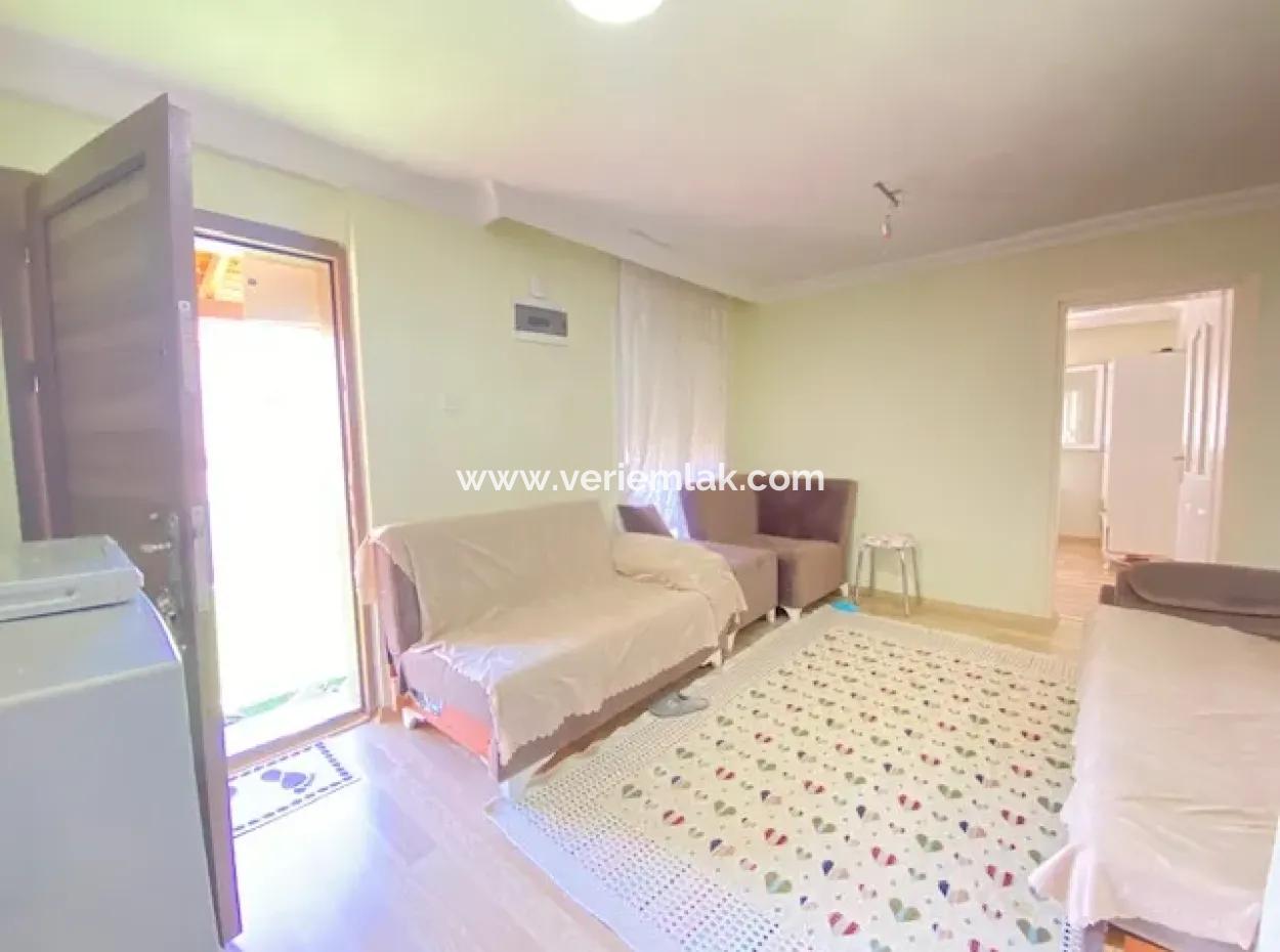 Detached House For Sale In Seferihisar Ulamış Neighborhood Close To The Village Square