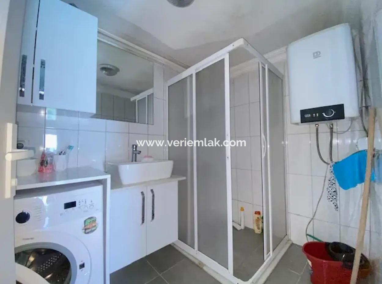 Detached House For Sale In Seferihisar Ulamış Neighborhood Close To The Village Square