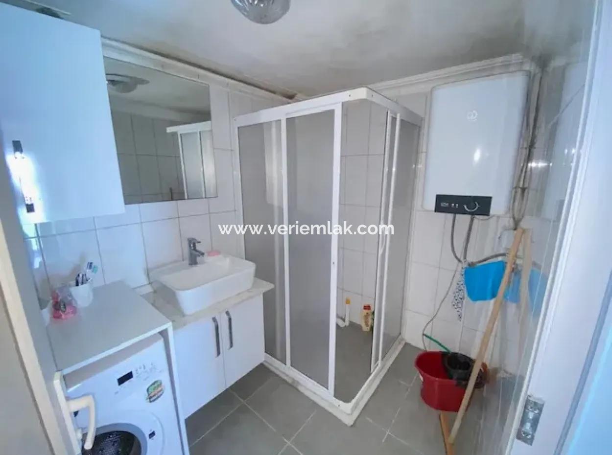 Detached House For Sale In Seferihisar Ulamış Neighborhood Close To The Village Square