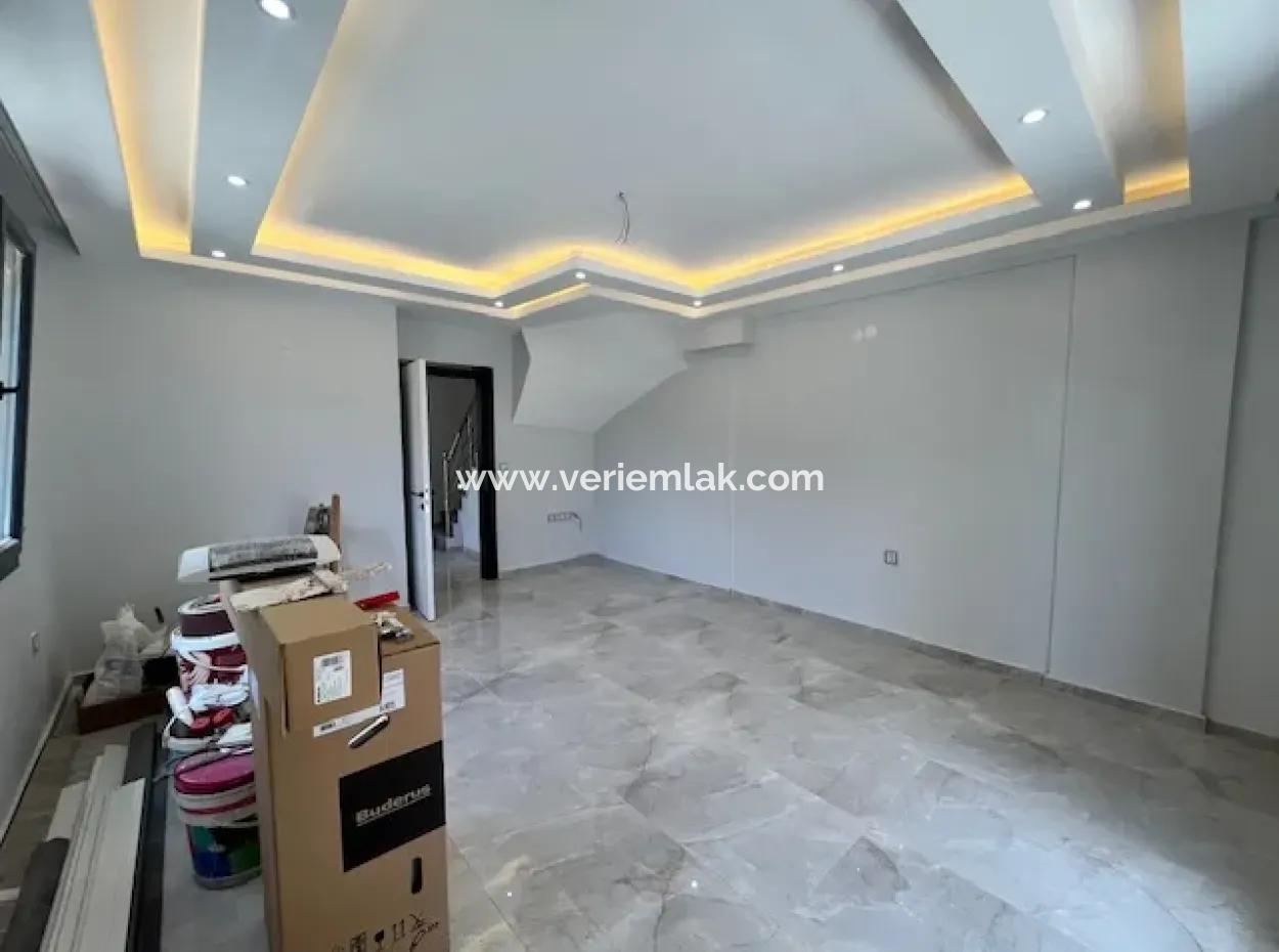 3 In 1 Brand New Villa With Closed Kitchen In Seferihisar Center