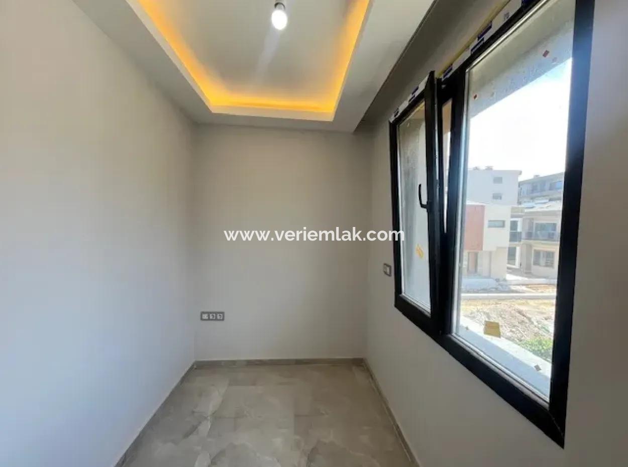 3 In 1 Brand New Villa With Closed Kitchen In Seferihisar Center