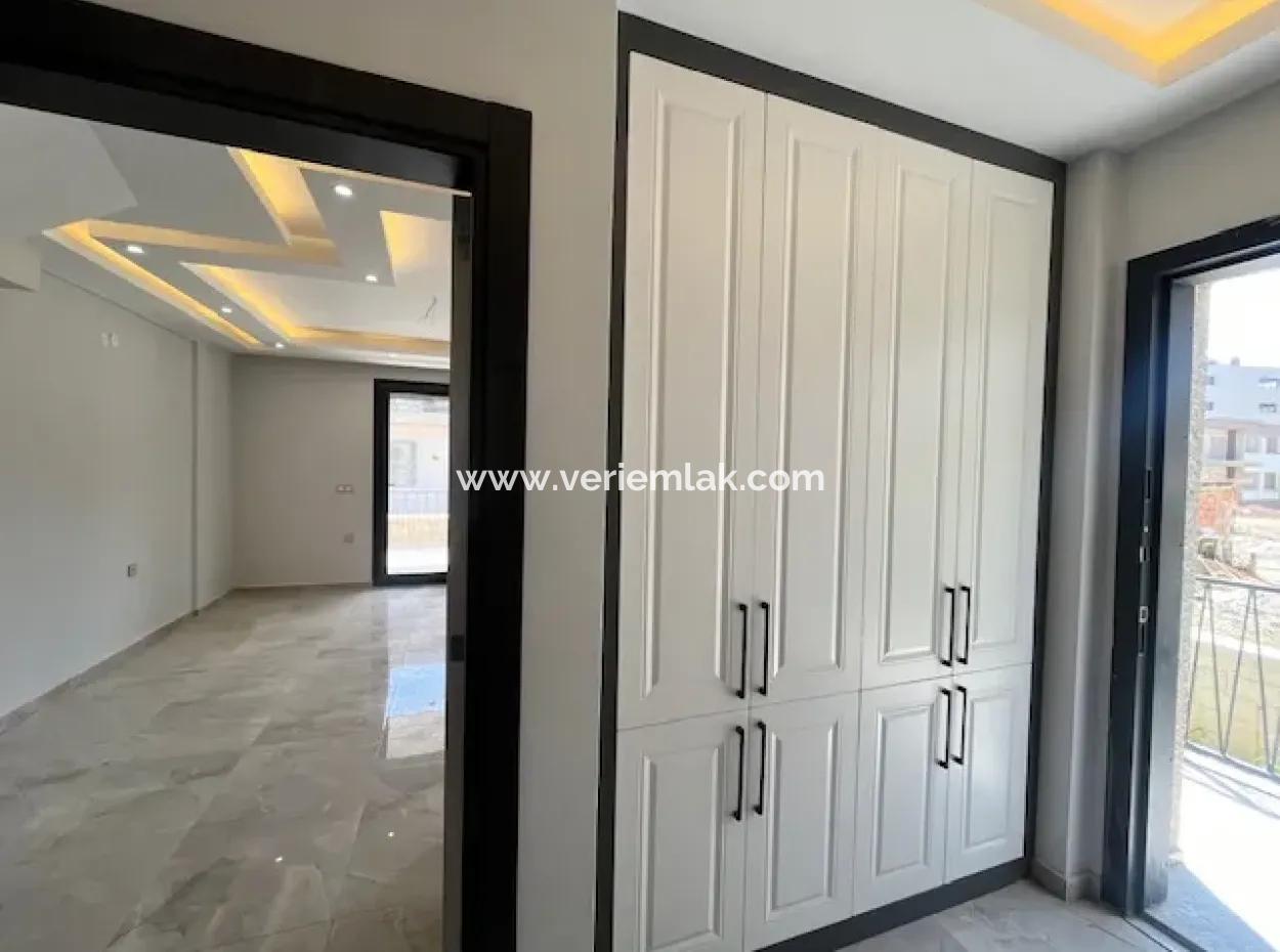 3 In 1 Brand New Villa With Closed Kitchen In Seferihisar Center