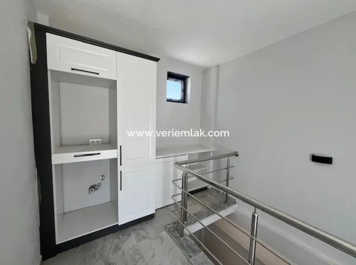 3 In 1 Brand New Villa With Closed Kitchen In Seferihisar Center