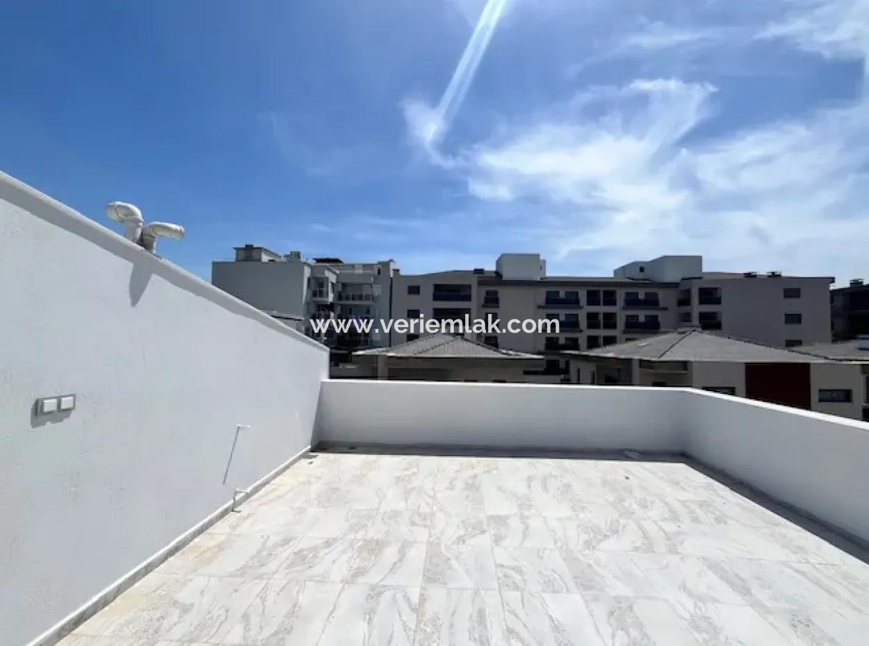 3 In 1 Brand New Villa With Closed Kitchen In Seferihisar Center