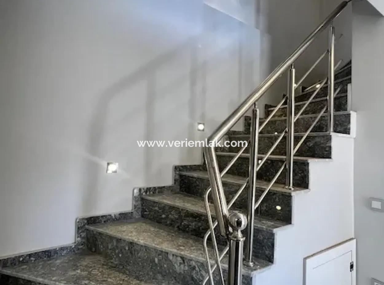 3 In 1 Brand New Villa With Closed Kitchen In Seferihisar Center