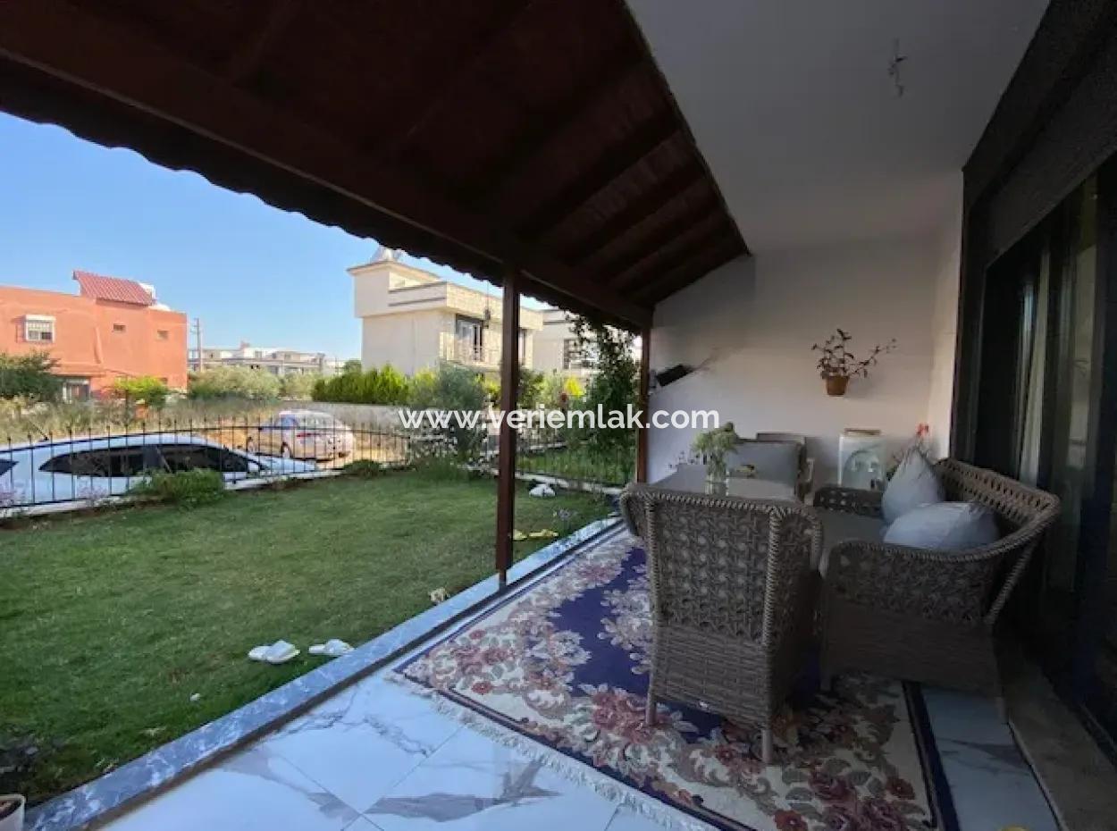 Seferihisar Doğanbeyde 3 1, Villa For Sale With Garden