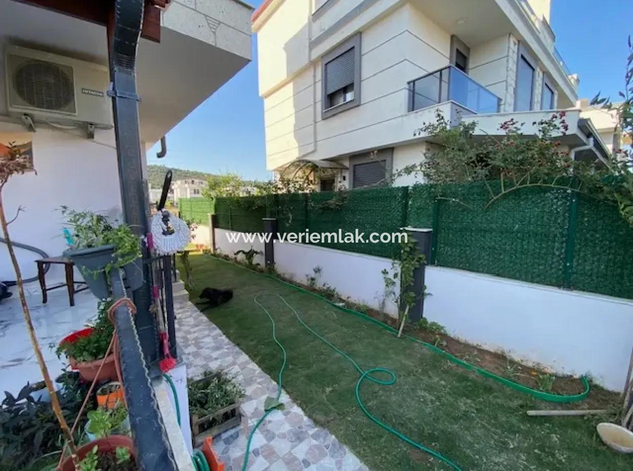 Seferihisar Doğanbeyde 3 1, Villa For Sale With Garden