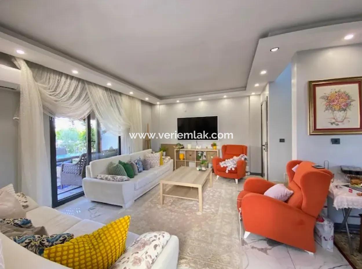 Seferihisar Doğanbeyde 3 1, Villa For Sale With Garden