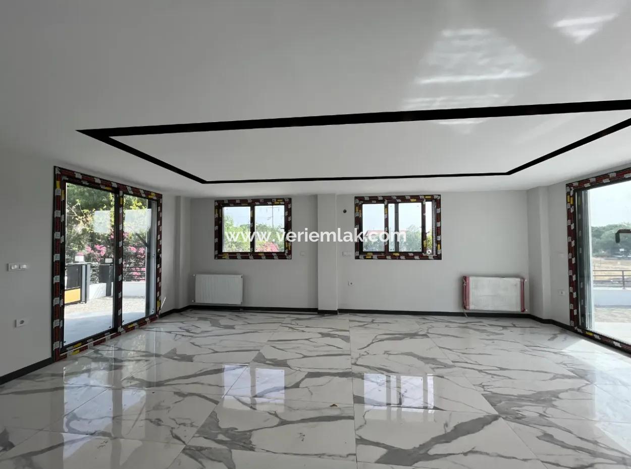 50M To The Sea In Akaca, Seferihisar 4 1, 180M2 Villa With Zero Pool For Sale