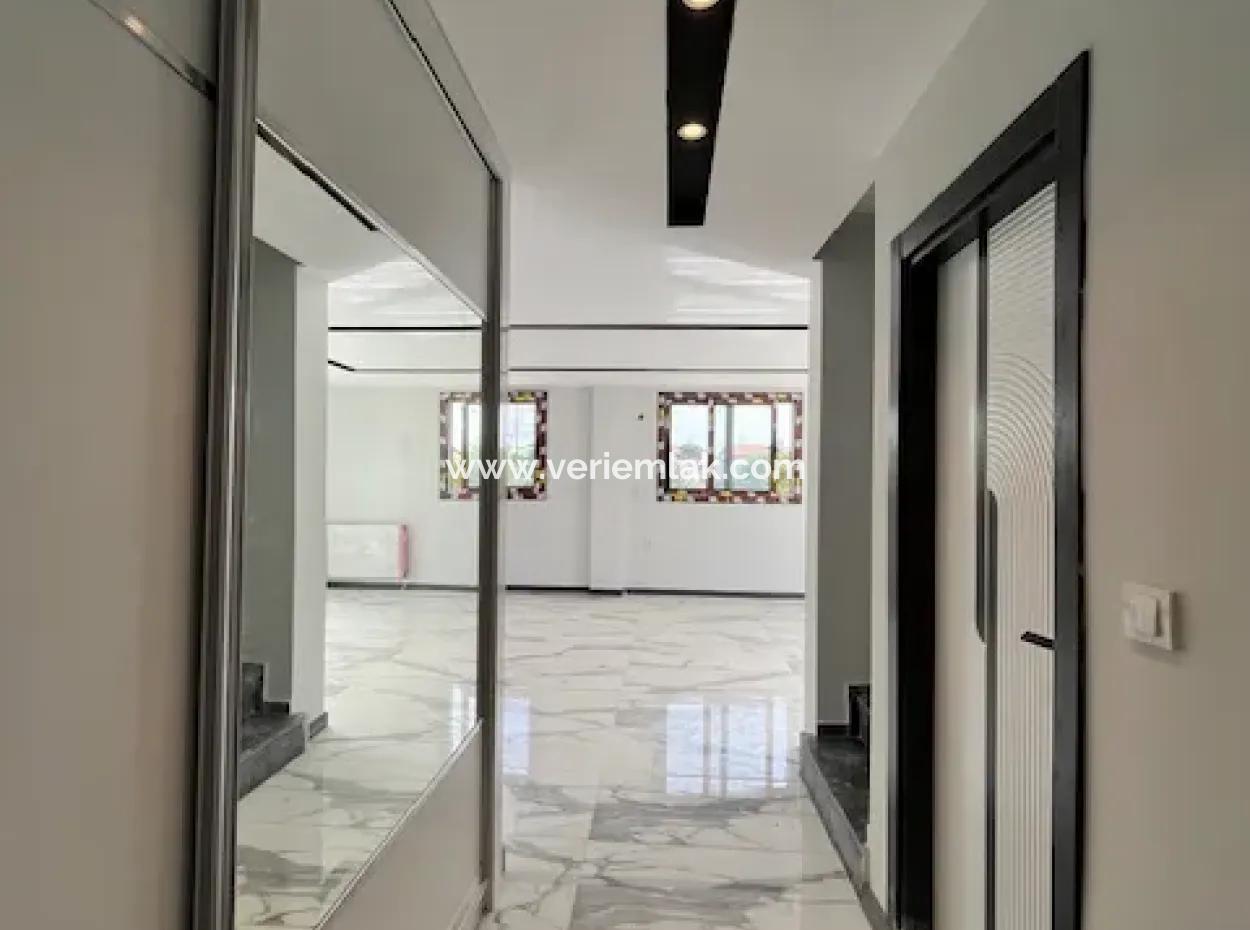 50M To The Sea In Akaca, Seferihisar 4 1, 180M2 Villa With Zero Pool For Sale