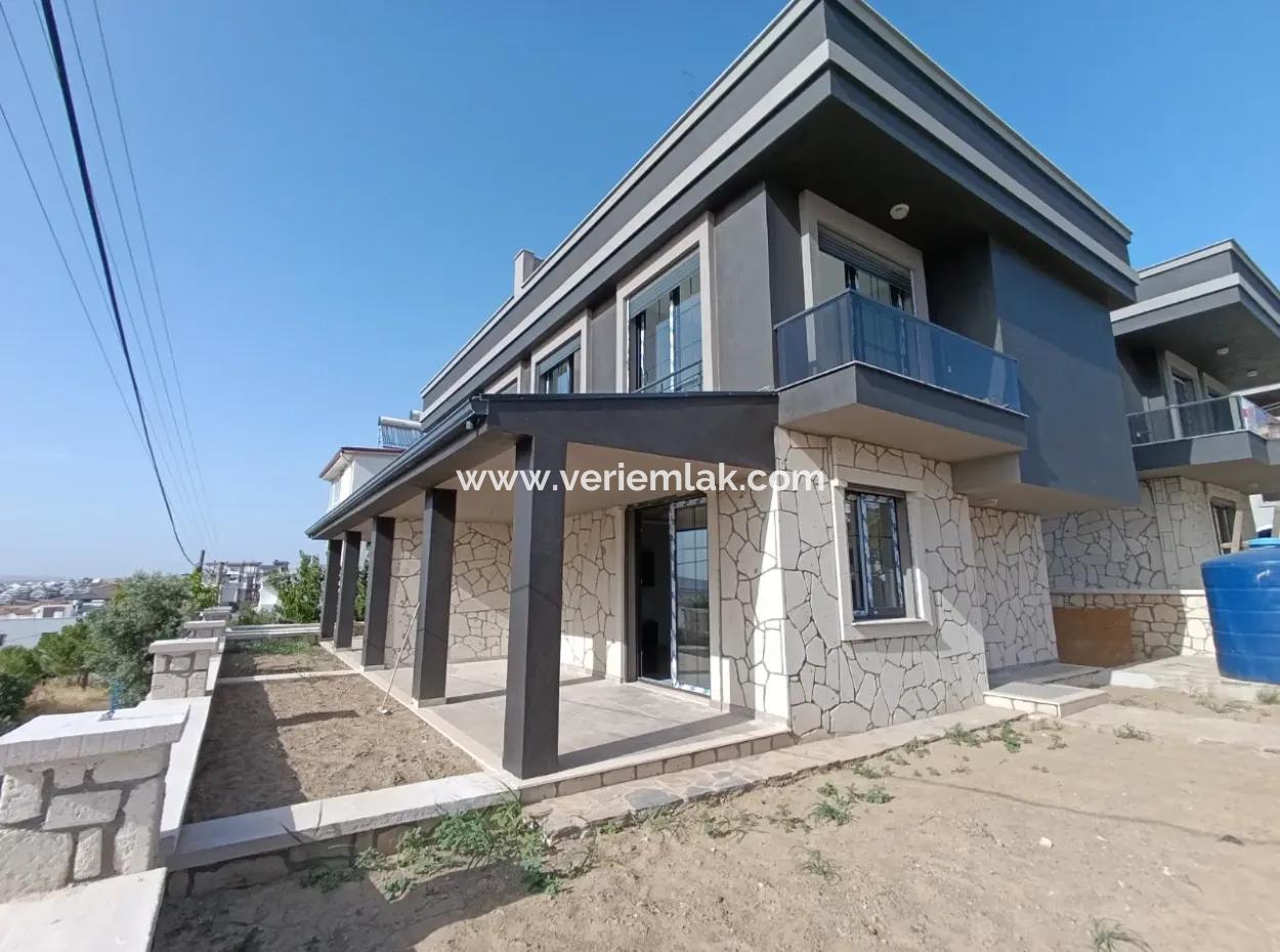 3 In 1, 160M2 450M2 To The Sea, Corner Parcel Villa In Seferihisar Elmastaş