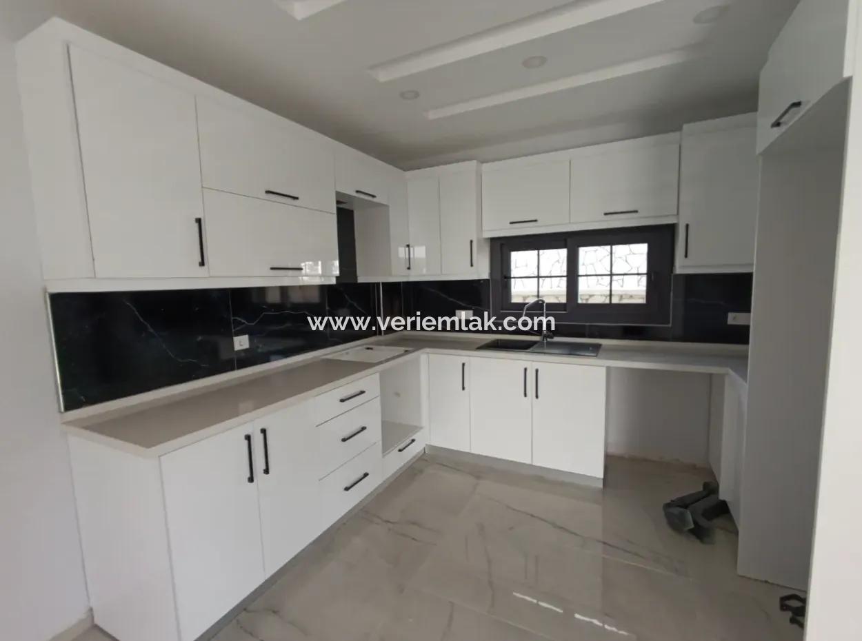 3 In 1, 160M2 450M2 To The Sea, Corner Parcel Villa In Seferihisar Elmastaş