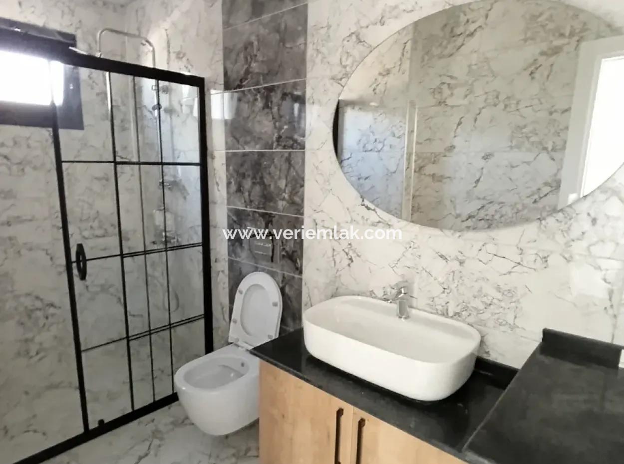 3 In 1, 160M2 450M2 To The Sea, Corner Parcel Villa In Seferihisar Elmastaş