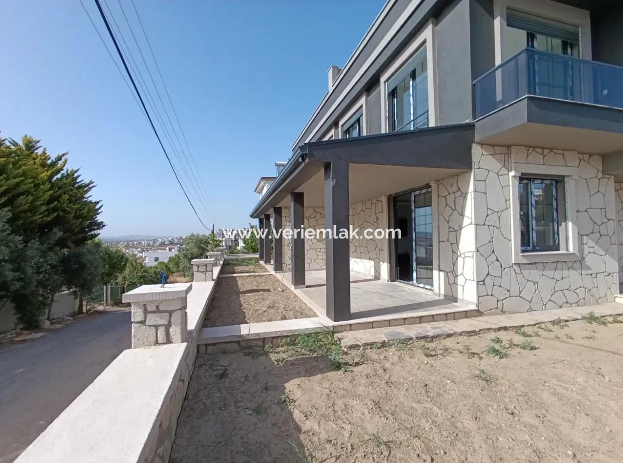 3 In 1, 160M2 450M2 To The Sea, Corner Parcel Villa In Seferihisar Elmastaş