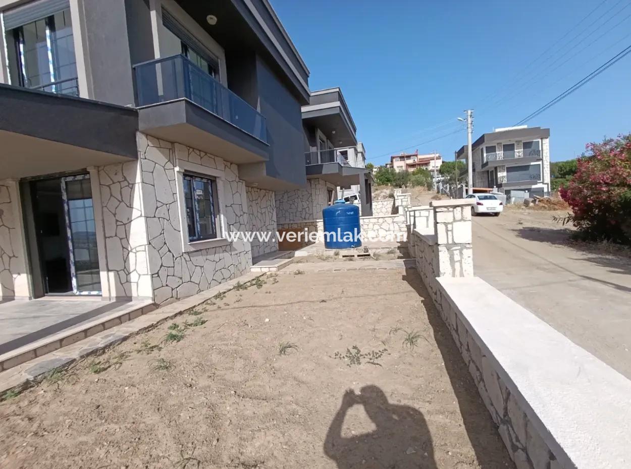 3 In 1, 160M2 450M2 To The Sea, Corner Parcel Villa In Seferihisar Elmastaş