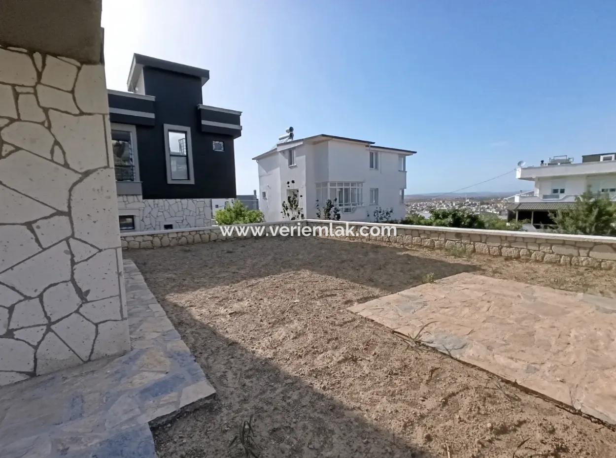 3 In 1, Zero Bargain Detached Villa In Elmastaş, Seferihisar