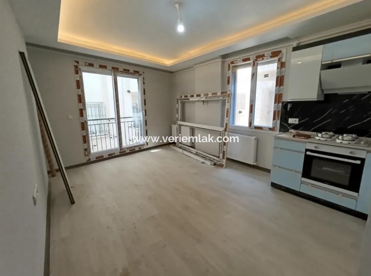 Seferihisar 100.Yıl Park Near 2 1, Zero Apartment