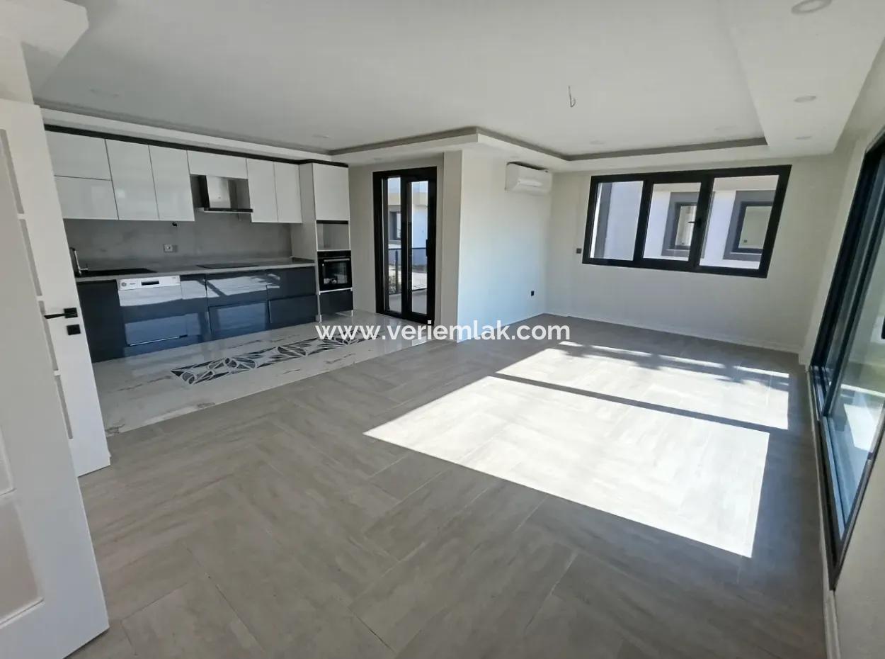 4 1, 180M2 Brand New Villa In A Site In Seferihisar Gözsüzler