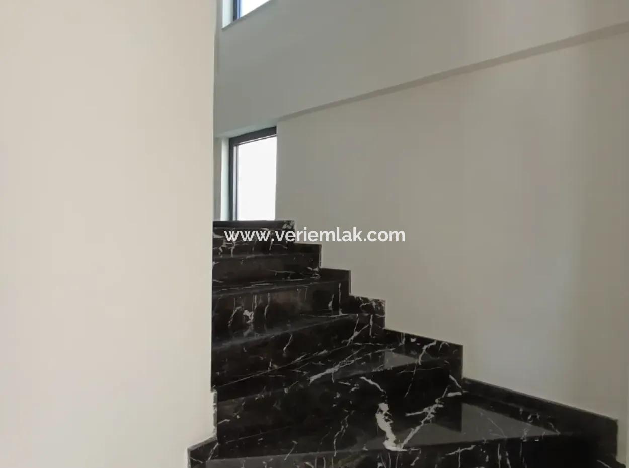 4 1, 180M2 Brand New Villa In A Site In Seferihisar Gözsüzler