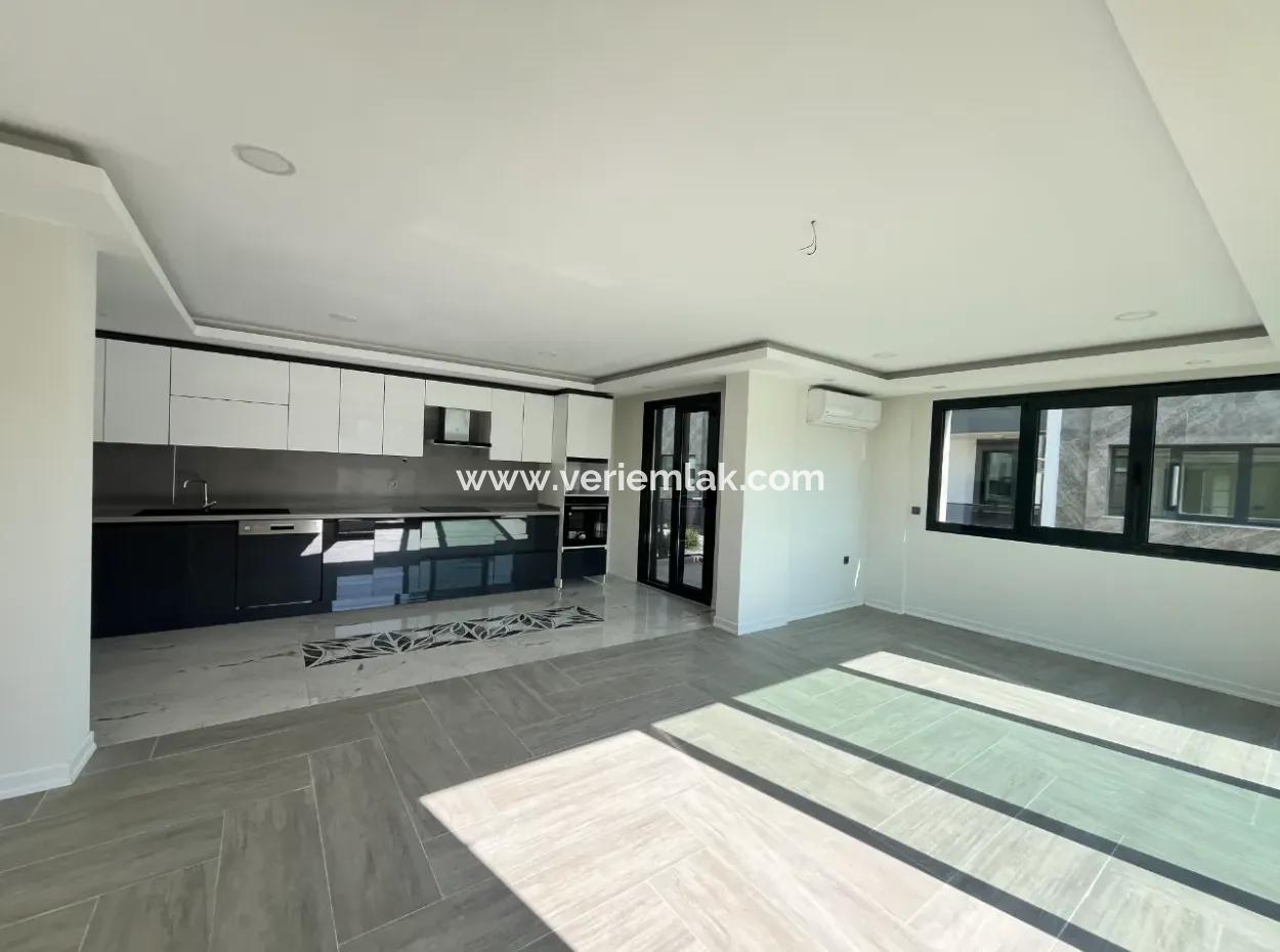 4 1,200M2 Detached New Villas In Seferihisar Gözsüzler