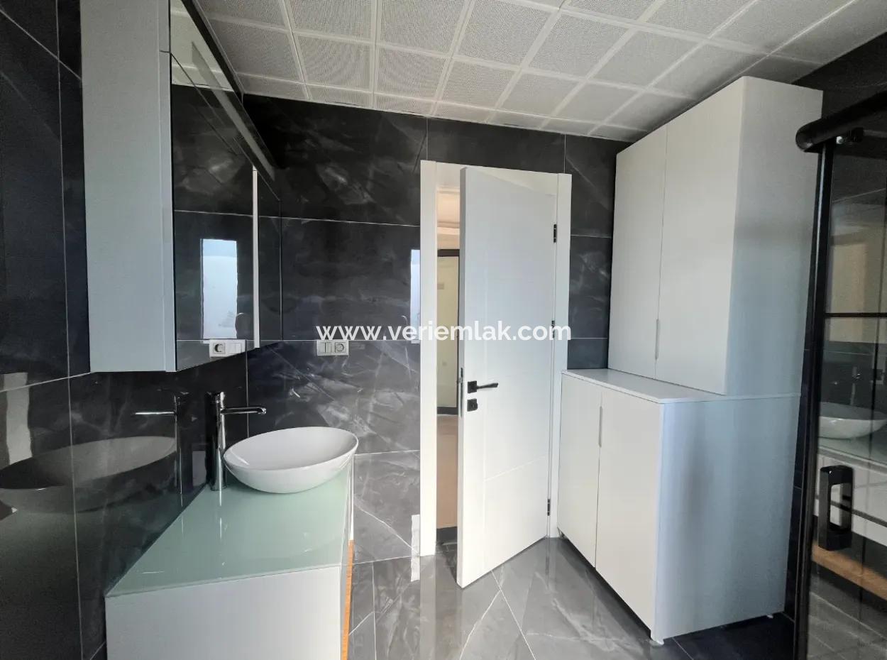 4 1,200M2 Detached New Villas In Seferihisar Gözsüzler