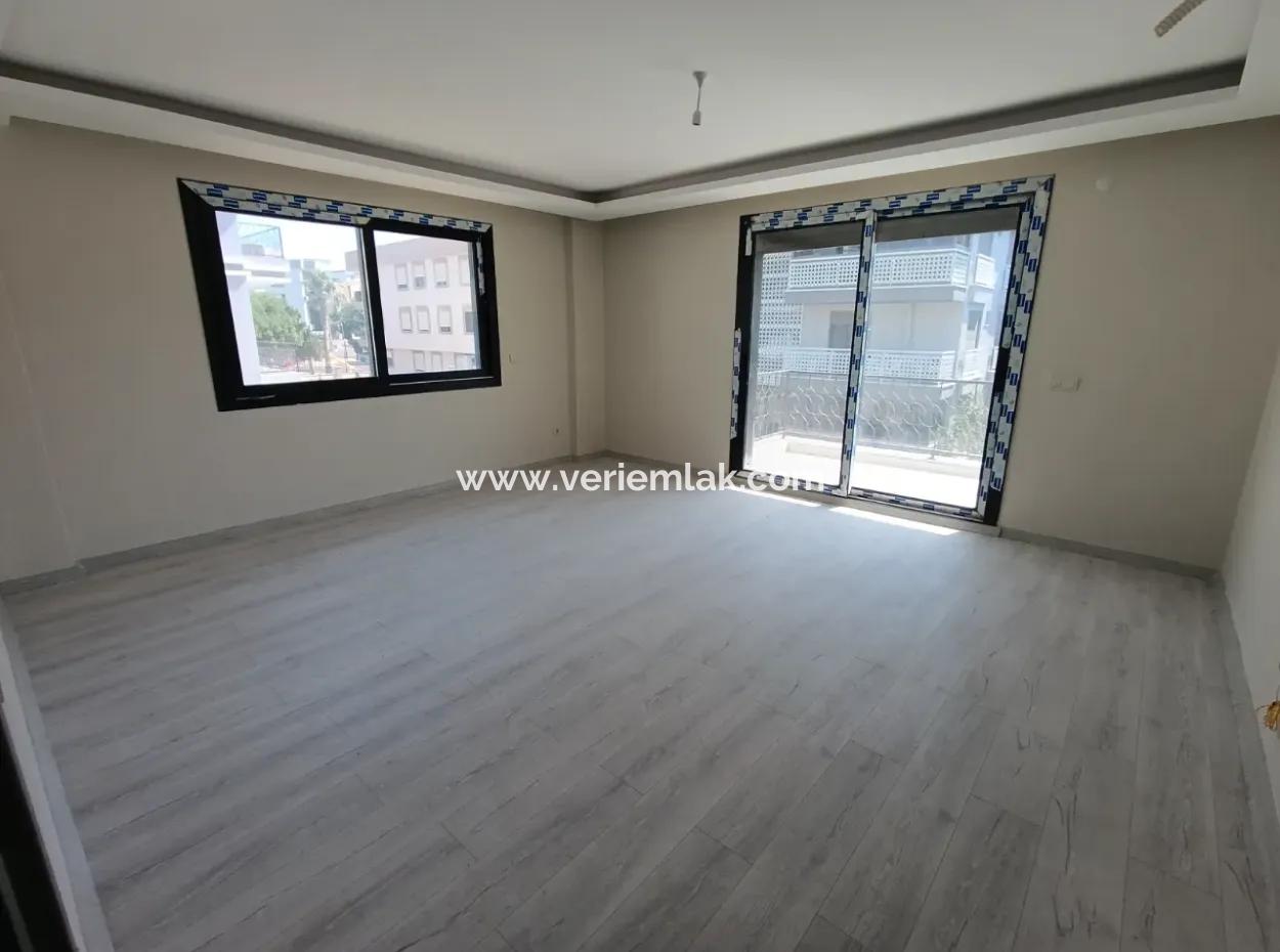 Investment Opportunity In Gözsüzler: Modern And Spacious Apartment!