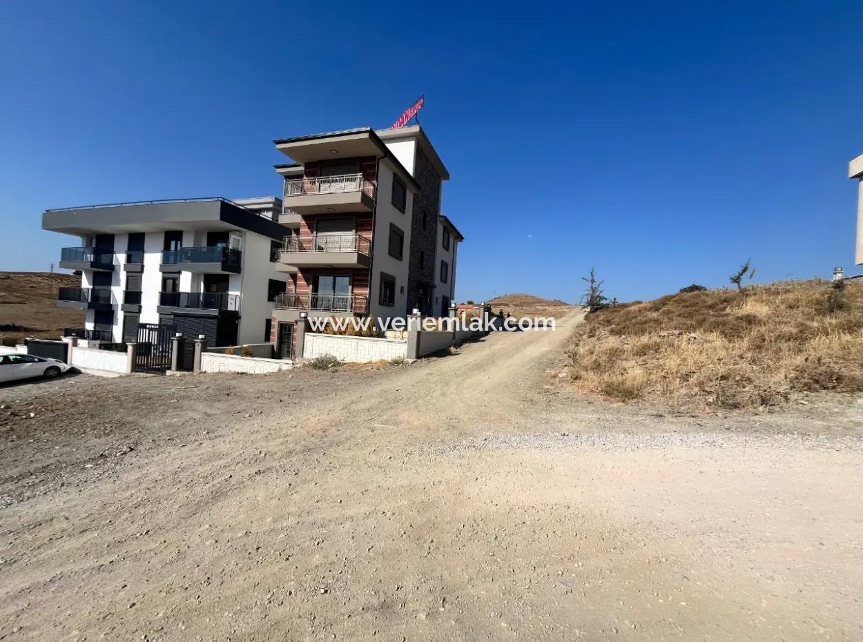 Investment Opportunity In Seferihisar Çolakibrahim: Land With High Profit Potential!