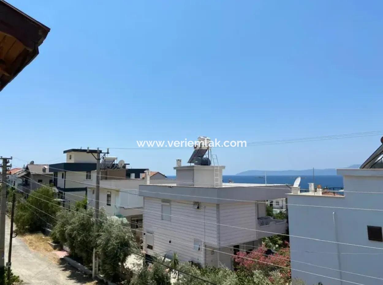 Within Walking Distance Of The Sea In Seferihisar Akarcada, 3 1 Cottage For Sale