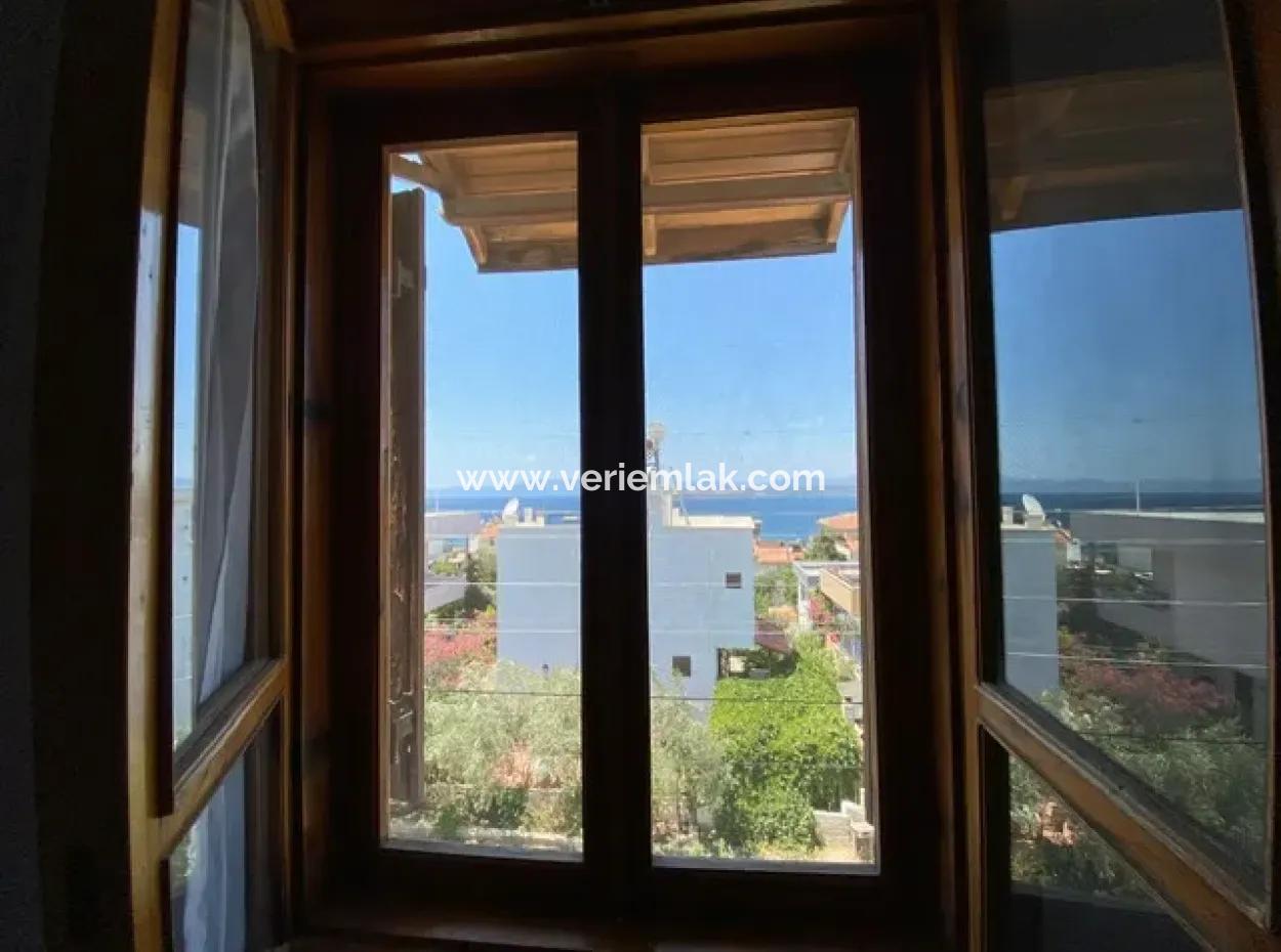 Within Walking Distance Of The Sea In Seferihisar Akarcada, 3 1 Cottage For Sale