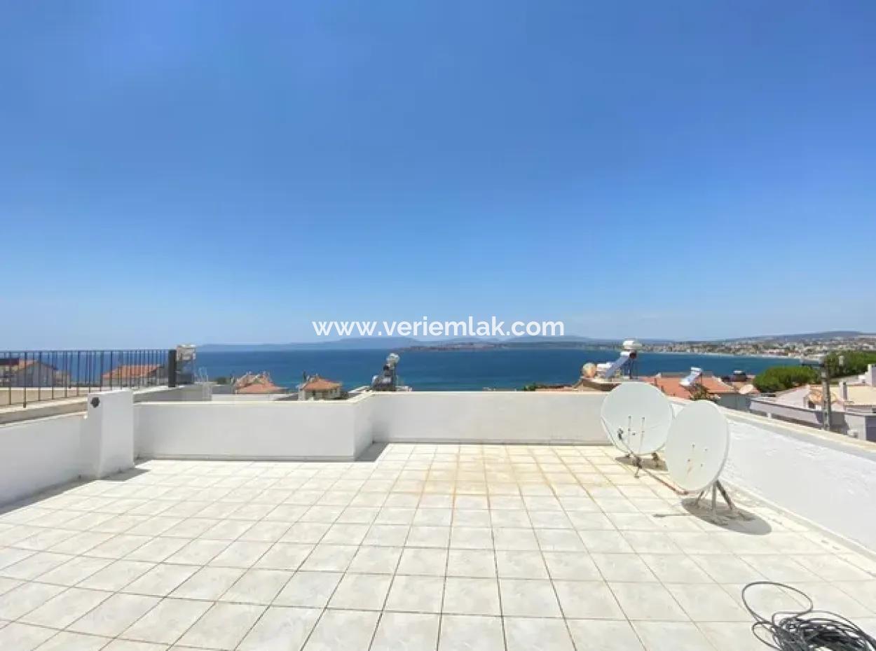 Within Walking Distance Of The Sea In Seferihisar Akarcada, 3 1 Cottage For Sale