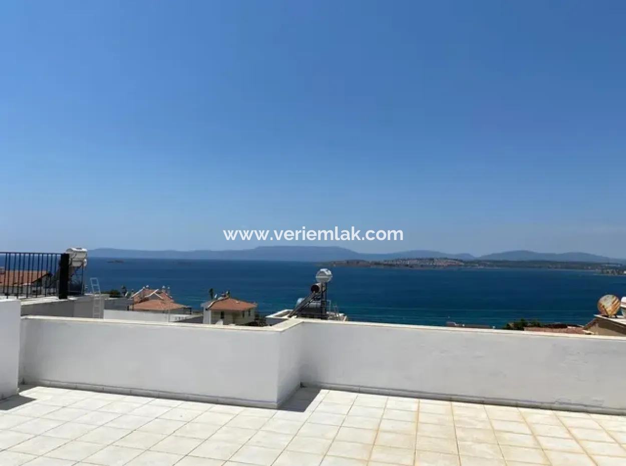 Within Walking Distance Of The Sea In Seferihisar Akarcada, 3 1 Cottage For Sale