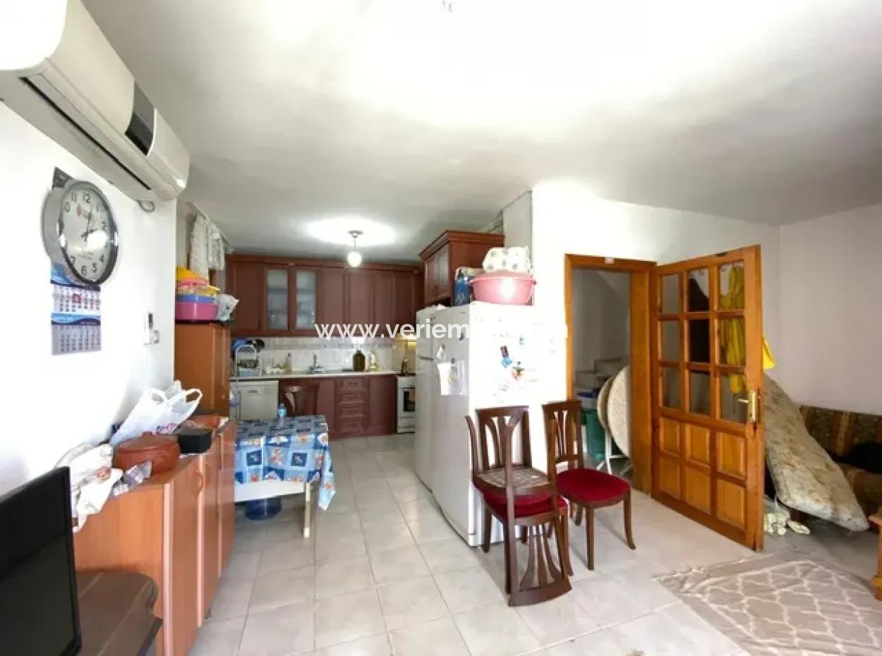 Within Walking Distance Of The Sea In Seferihisar Akarcada, 3 1 Cottage For Sale