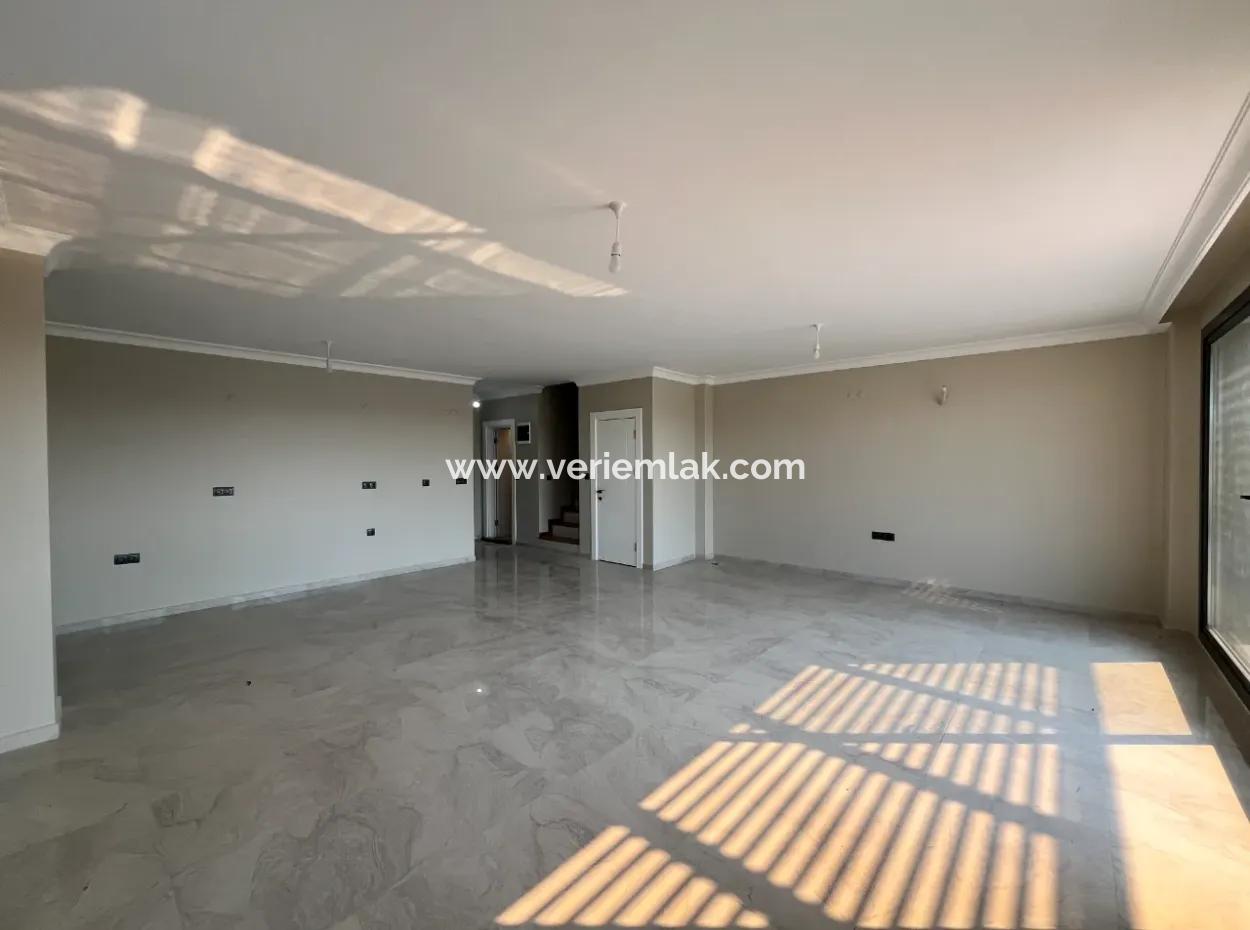 Unique Luxury Villas In Seferihisar's Most Prestigious Project!