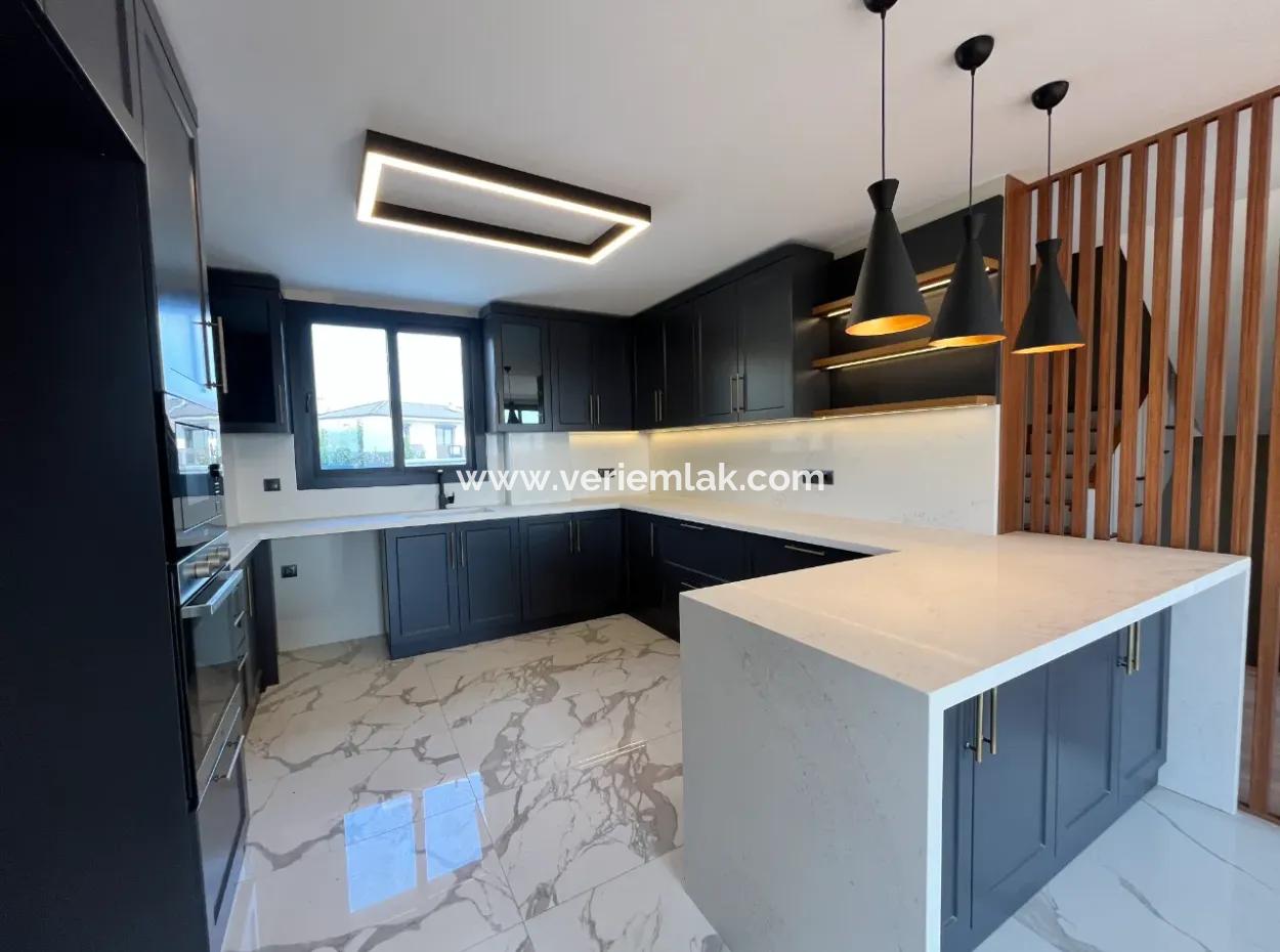 Unique Luxury Villas In Seferihisar's Most Prestigious Project!