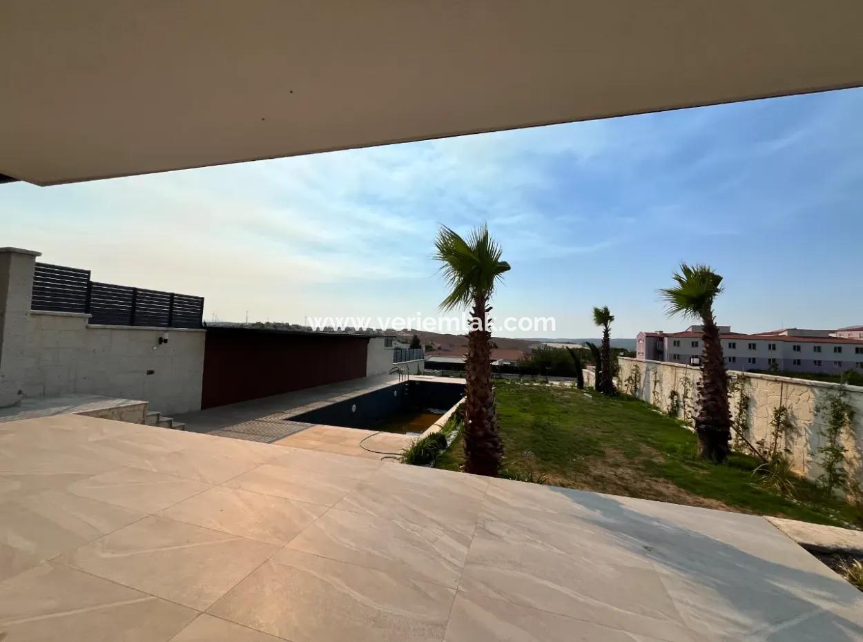 Unique Luxury Villas In Seferihisar's Most Prestigious Project!