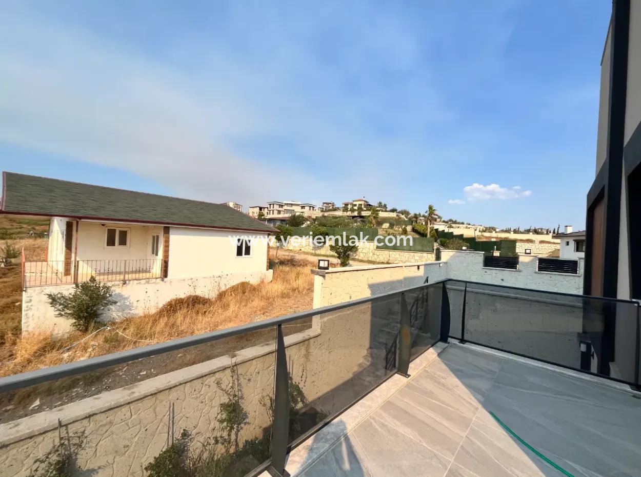 Unique Luxury Villas In Seferihisar's Most Prestigious Project!