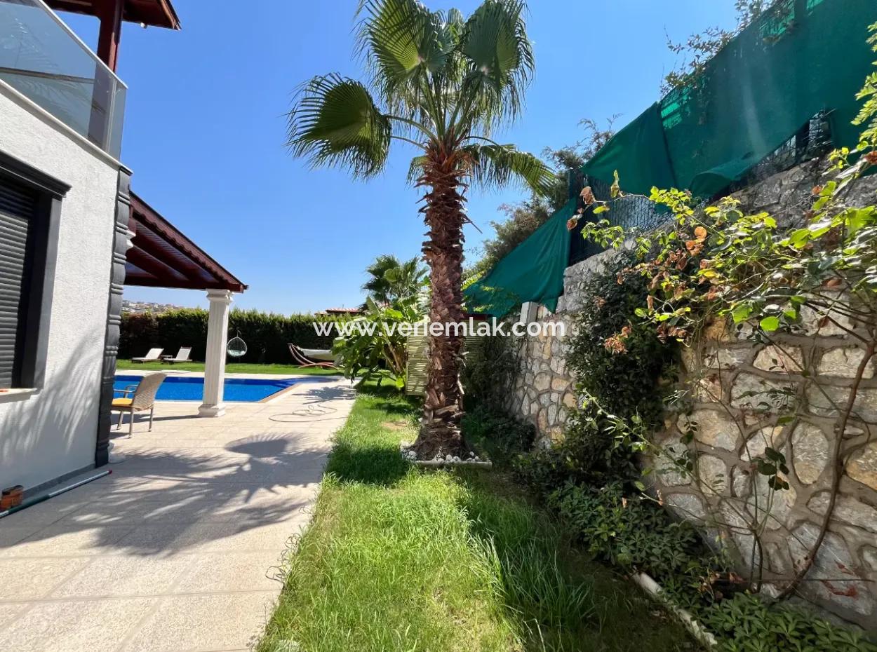 Detached Mansion/Villa For Sale In Yesilkent Apartments