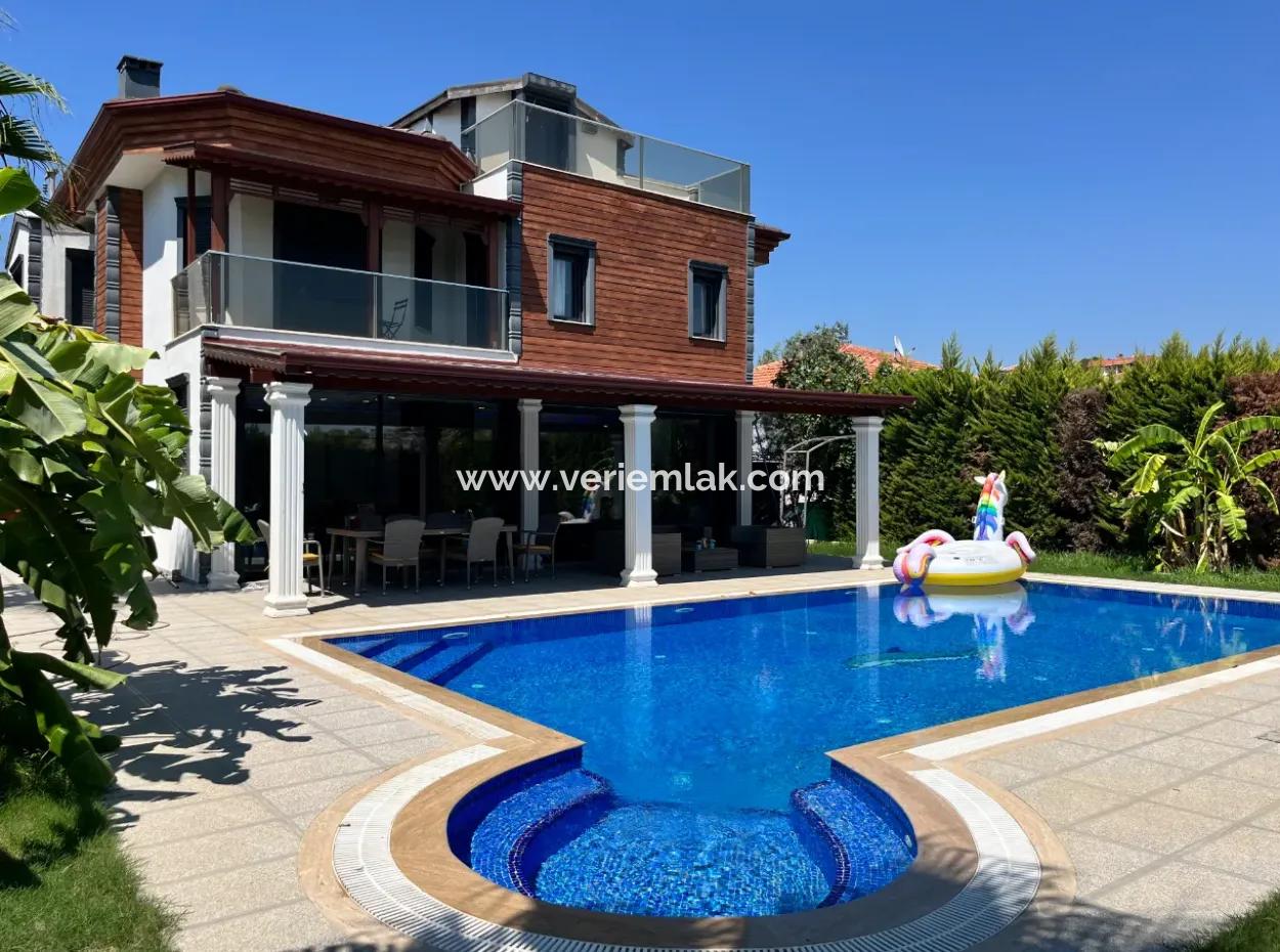 Detached Mansion/Villa For Sale In Yesilkent Apartments