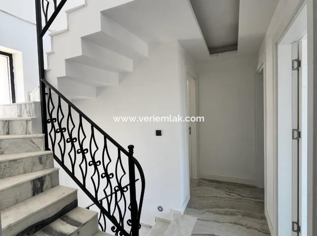 Luxury Villa In Seferihisar Haritacılar - Close To The Sea, Architectural Wonder