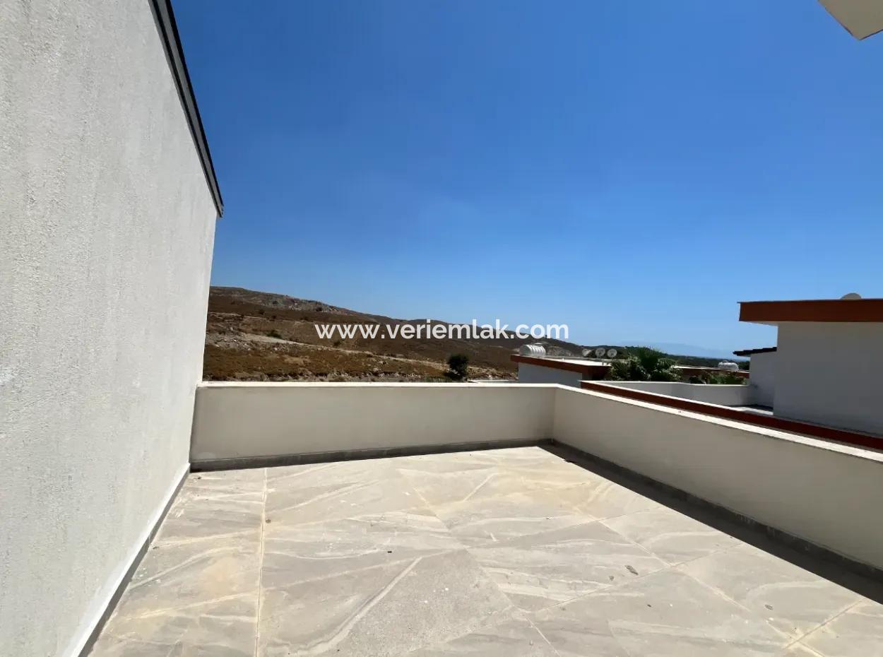 Luxury Villa In Seferihisar Haritacılar - Close To The Sea, Architectural Wonder