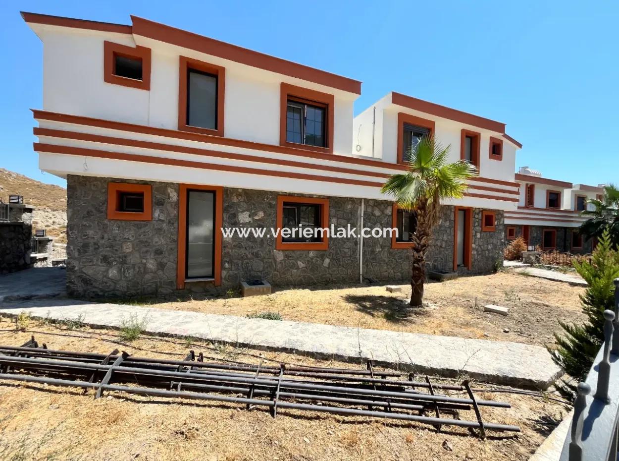 Luxury Villa In Seferihisar Haritacılar - Close To The Sea, Architectural Wonder