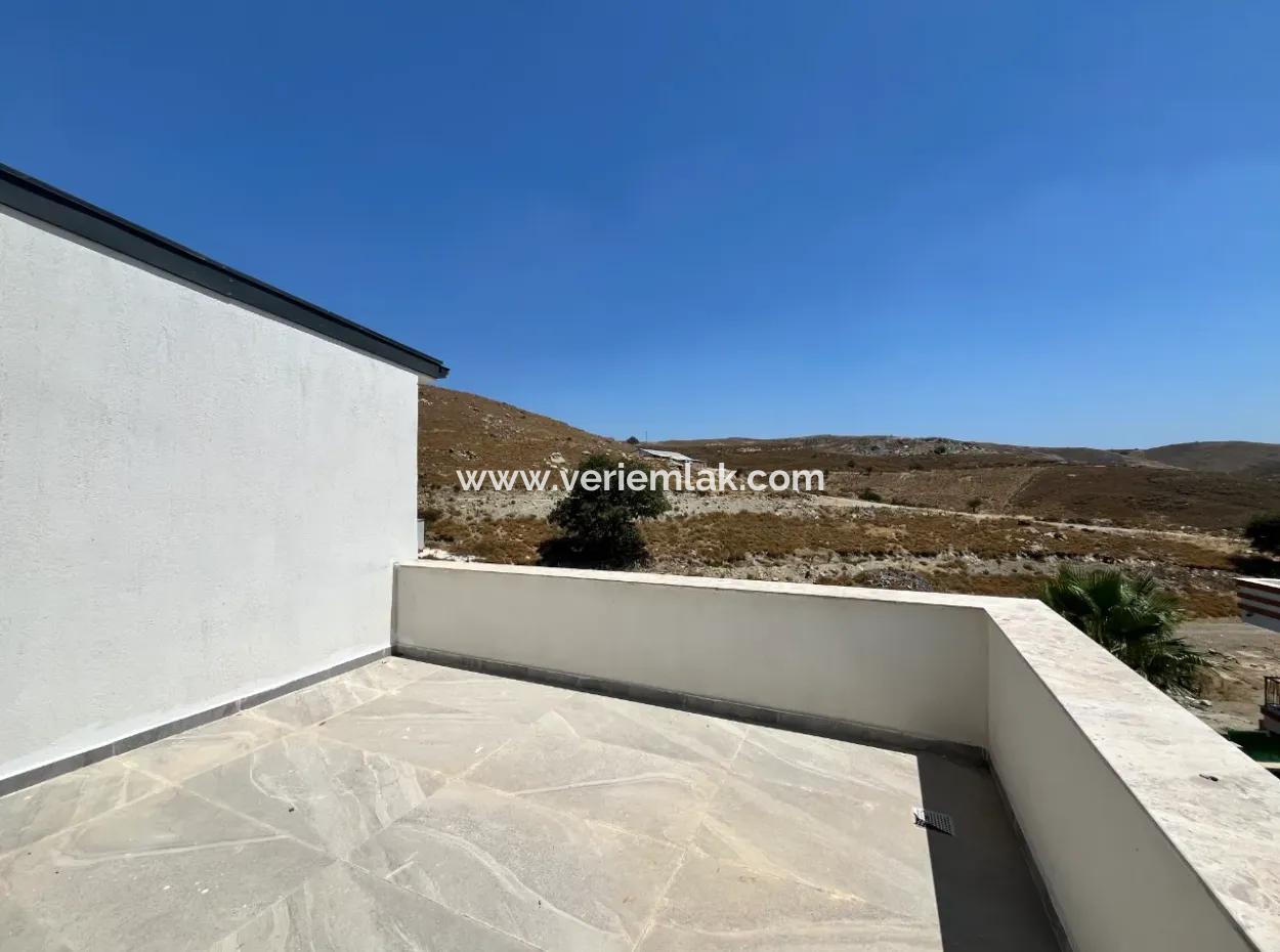 Luxury Villa In Seferihisar Haritacılar - Close To The Sea, Architectural Wonder