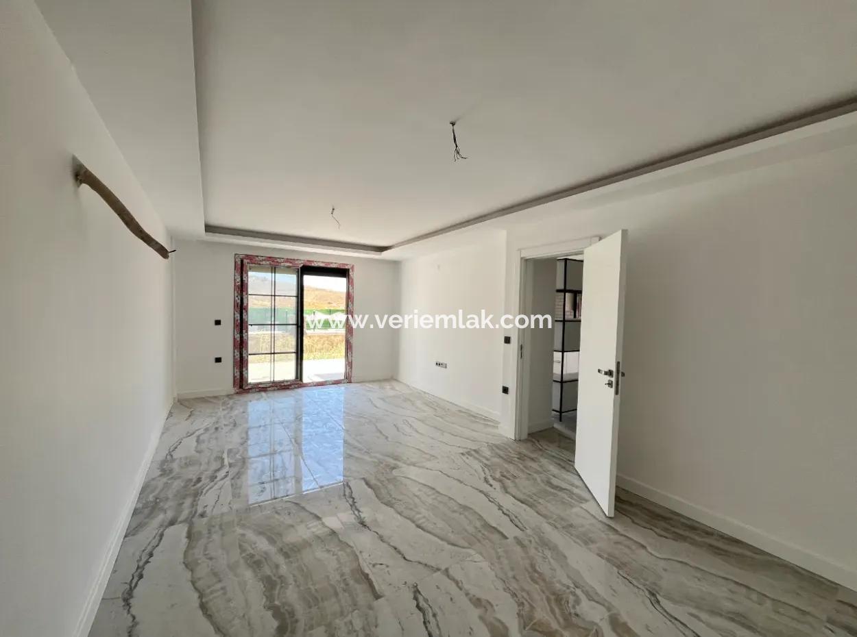 Luxury Villa In Seferihisar Haritacılar - Close To The Sea, Architectural Wonder