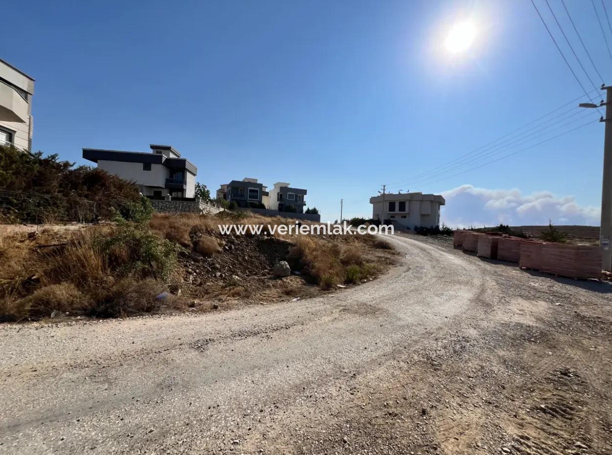 Corner Parcel Land For Sale In Seferihisar Akarca, Within Walking Distance Of The Blue Flag Beach!