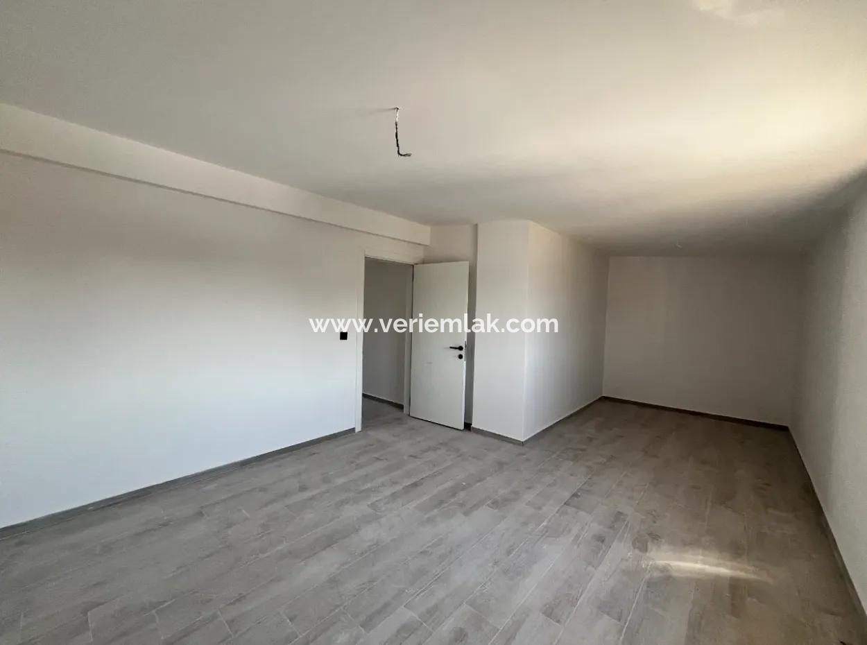 Investment Opportunity In Gözsüzler: Modern Apartment For Sale With Corner Location And Terrace