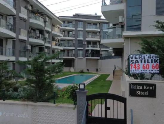 Seferihisar Camikebir Neighborhood – İklimkent Site - 2 1 Flat With Pool, Modern And Spacious