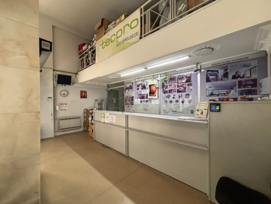 4 Offices 1 Shop 8 Warehouses 1000M2 Workplace For Sale In Basmane!