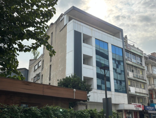 1000M2 Complete Building For Rent Near Konak Kemeralti Entrance!