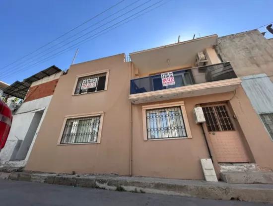 Detached Building With 2 Flats For Sale In Buca İnönü